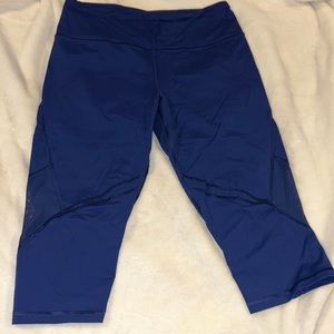 Victoria sport capri leggings